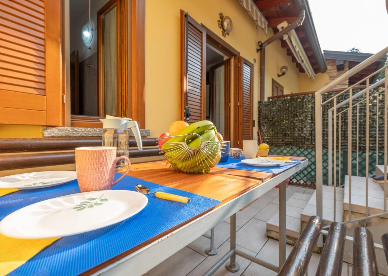 Happy Guest Apartments - Lake Panorama & Pool Riva di Solto Esterno foto