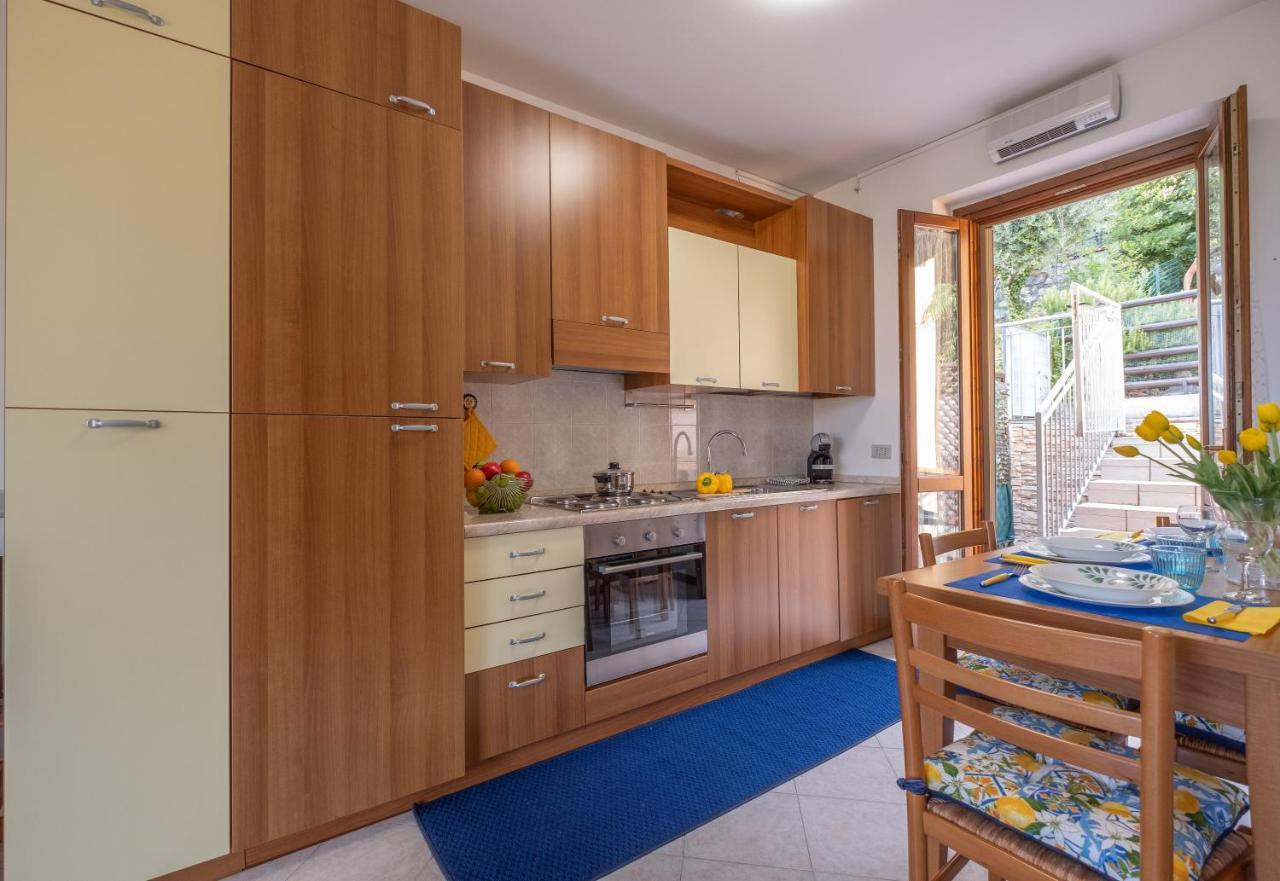 Happy Guest Apartments - Lake Panorama & Pool Riva di Solto Esterno foto