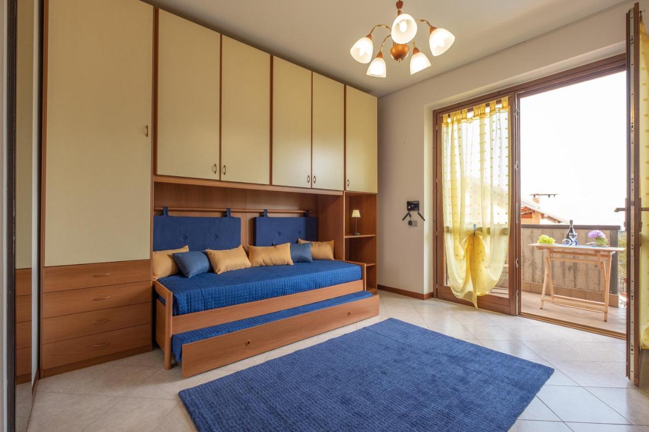 Happy Guest Apartments - Lake Panorama & Pool Riva di Solto Esterno foto